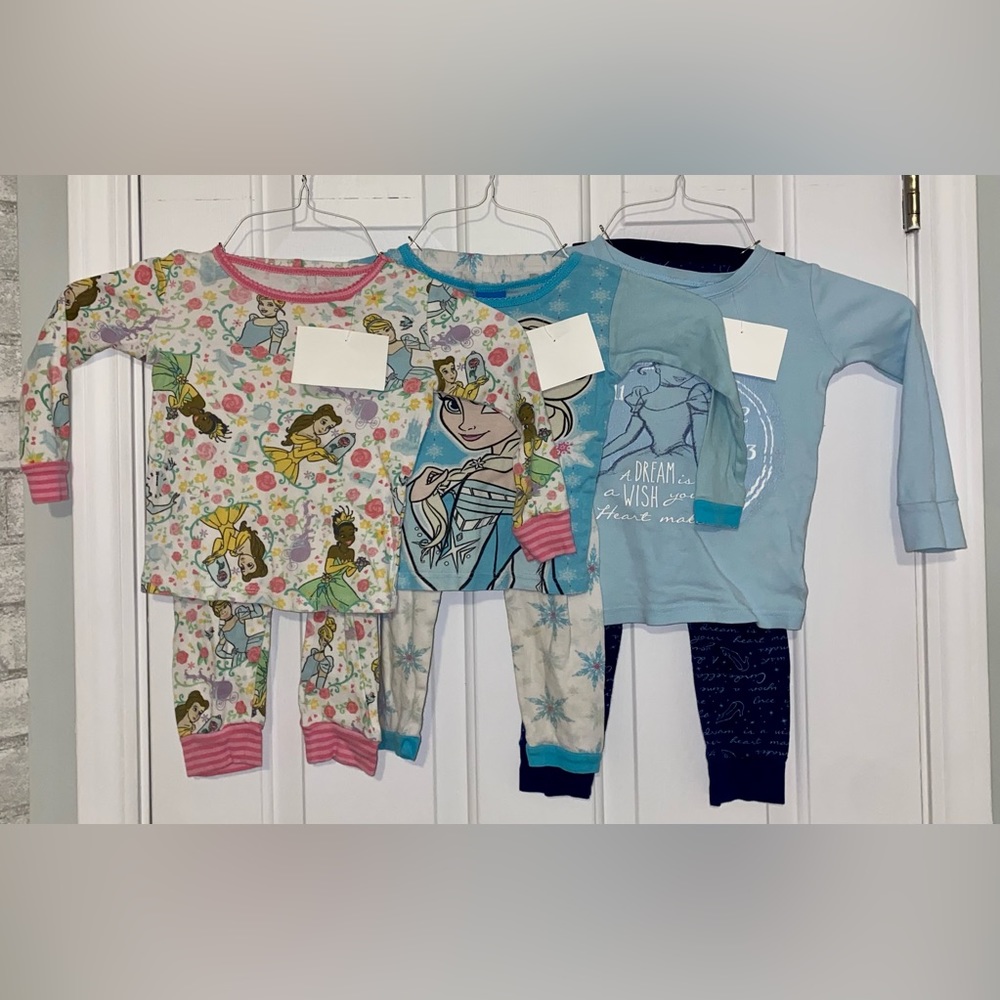 Girls disney 4T pjs gap old navy
